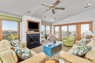 8518 S Old Oregon Inlet Rd in Nags Head, NC - Building Photo - Building Photo