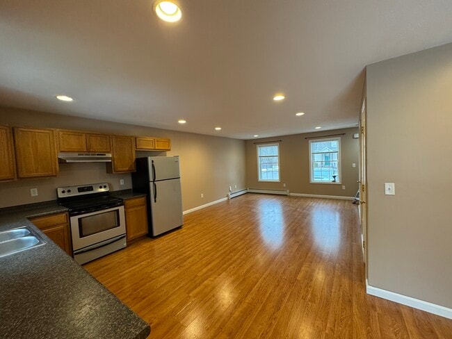 123 Pearl St in Keene, NH - Foto de edificio - Building Photo