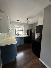 2133 Quail Creek Dr in Lawrence, KS - Foto de edificio - Building Photo