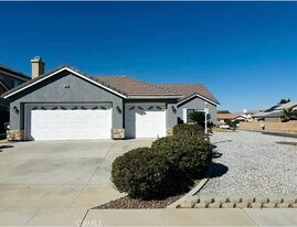 13994 Rogers Ln in Victorville, CA - Building Photo