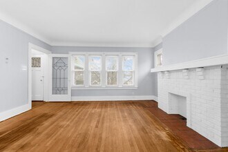 966 Beaconsfield Ave, Unit 964 in Grosse Pointe Park, MI - Foto de edificio - Building Photo