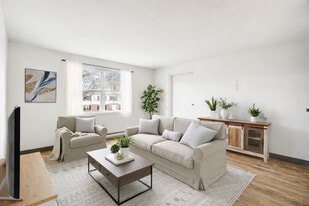 Autumn Gardens in Lockport, NY - Building Photo