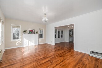 430 S Oakhurst Dr in Beverly Hills, CA - Foto de edificio - Interior Photo