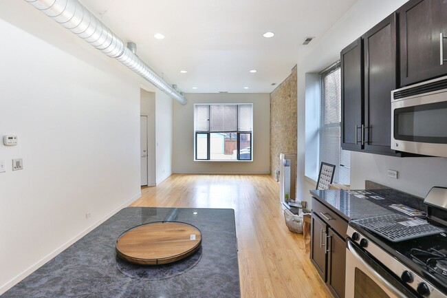 608 N Ada St in Chicago, IL - Building Photo - Building Photo