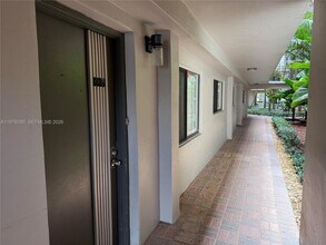 8650 SW 133rd Avenue Rd in Miami, FL - Building Photo - Building Photo