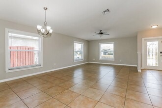 13340 Prestwick Dr in Riverview, FL - Foto de edificio - Building Photo