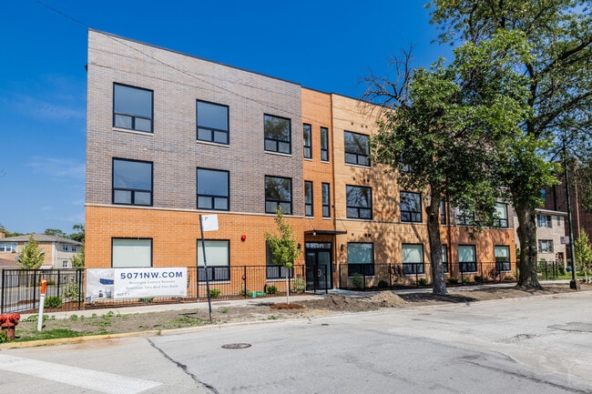 property at 5071 N Northwest Hwy