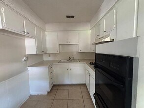 1615 N Alexander St in Sherman, TX - Building Photo - Building Photo