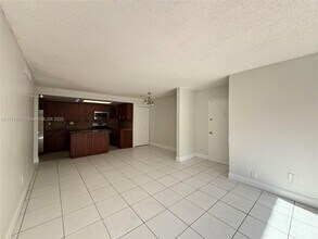 4150 NW 79th Ave, Unit 1H in Doral, FL - Building Photo - Building Photo