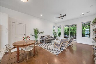 1189 Graham St in Austin, TX - Building Photo - Building Photo