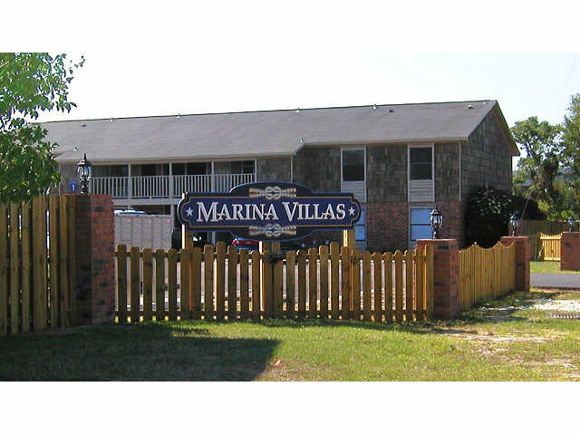 Marina Villas in Pensacola, FL - Building Photo