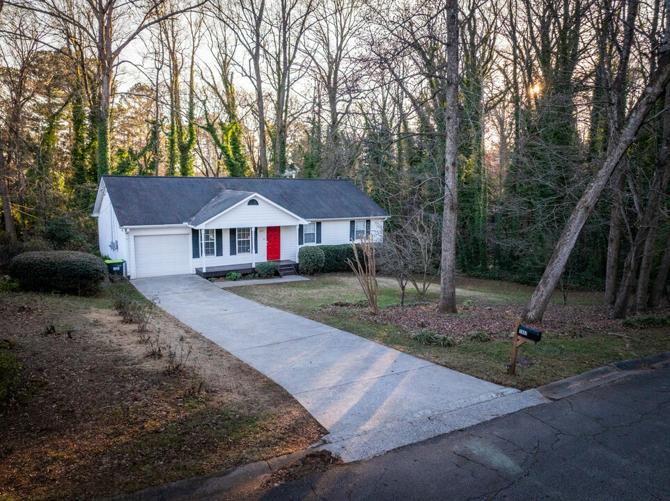 1947 Annette Ln SW in Austell, GA - Building Photo