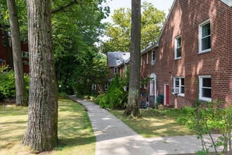 Dogwood Close Townhomes in Riverdale, NY - Building Photo - Building Photo