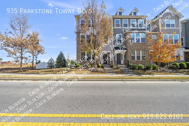 property at 935 Parkstone Towne Blvd