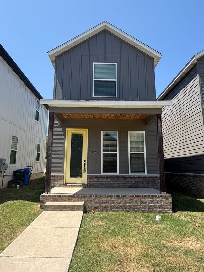 property at 1365 S Duncan Ave