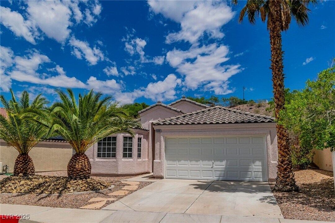 1530 Misty Sky Dr in Henderson, NV - Building Photo