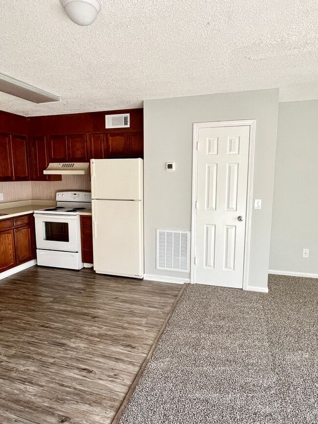 411 Cambridge Cir in Murrells Inlet, SC - Building Photo - Building Photo