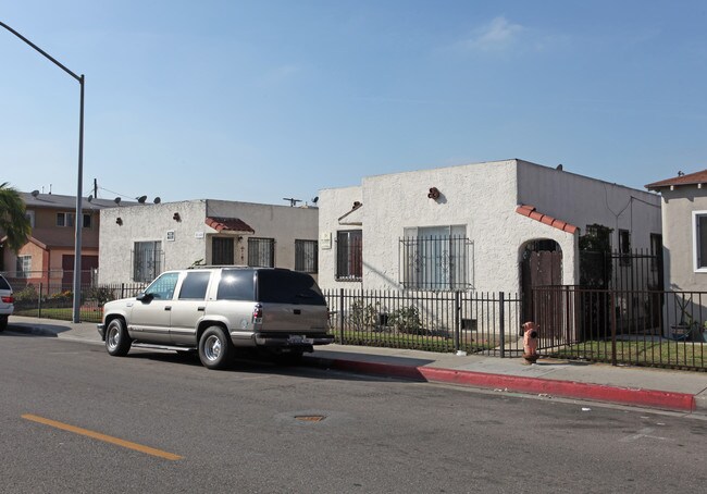 7107-7109 Mountain View Ave in Huntington Park, CA - Foto de edificio - Building Photo