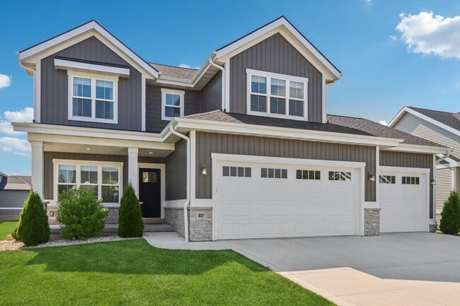 807 Lynn St in Waunakee, WI - Building Photo - Building Photo