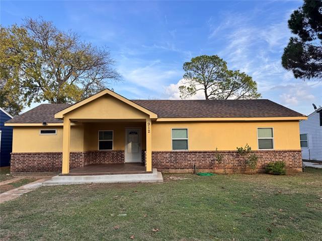 property at 912 Iowa St