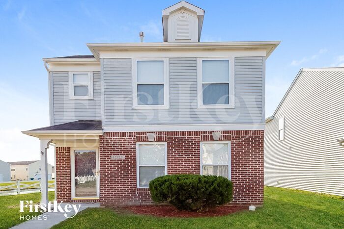 12725 Loyalty Dr in Fishers, IN - Building Photo
