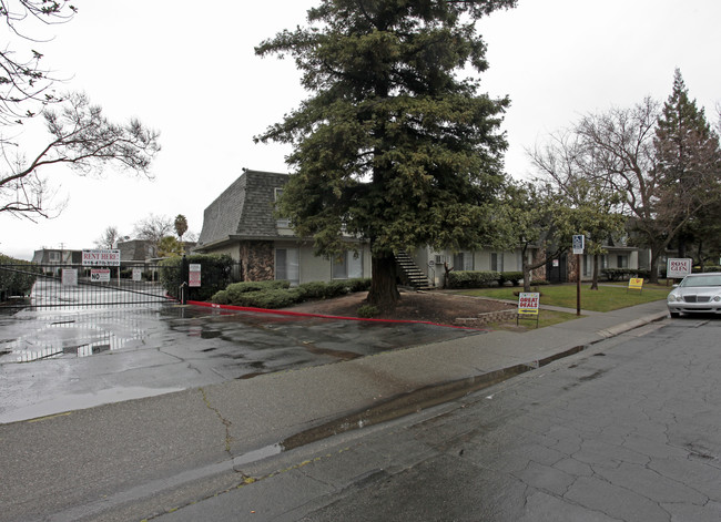 Rose Glen Apartments in Rancho Cordova, CA - Foto de edificio - Building Photo