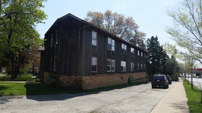 2459 S 99th St in West Allis, WI - Building Photo - Building Photo