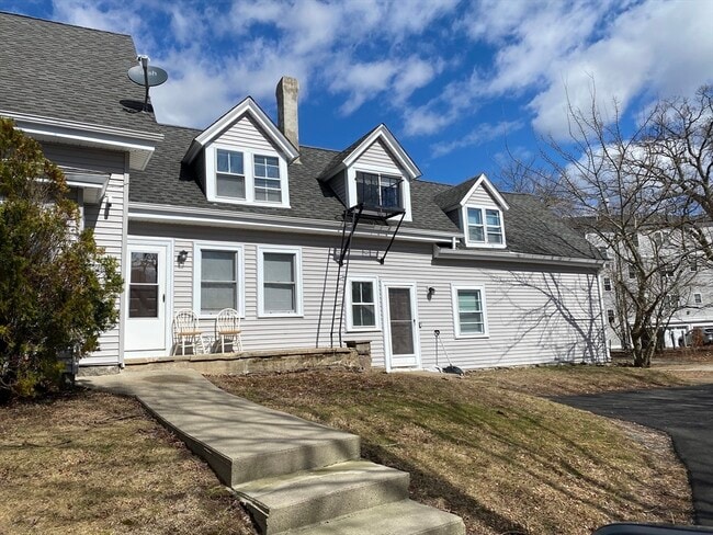38 Summer St in Franklin, MA - Building Photo - Building Photo