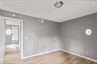 Villa Alegre Apartamentos in Kansas City, KS - Building Photo - Building Photo