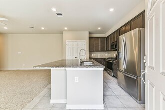 513 N 6th St in La Porte, TX - Building Photo - Building Photo