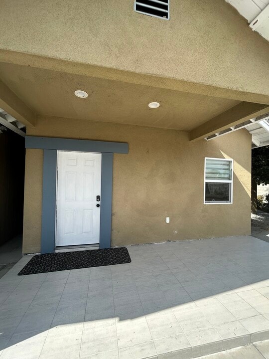 8825 Orangewood Ave in Garden Grove, CA - Building Photo