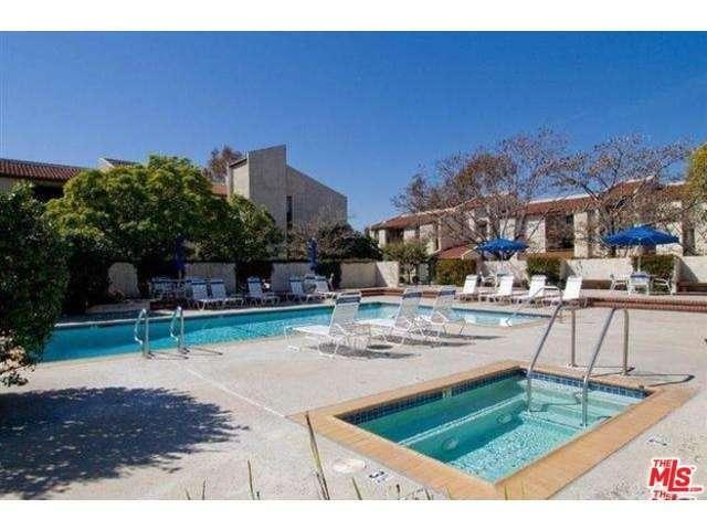 4080 Via Marisol, Unit 340 in Los Angeles, CA - Foto de edificio - Building Photo