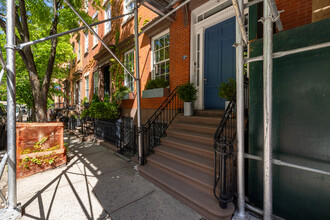 67 Horatio St in New York, NY - Building Photo - Building Photo