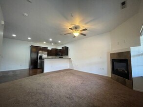 463 Cambria Dr in North Liberty, IA - Building Photo - Building Photo