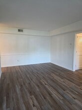5426 Valley Green Dr in Wilmington, DE - Building Photo - Building Photo