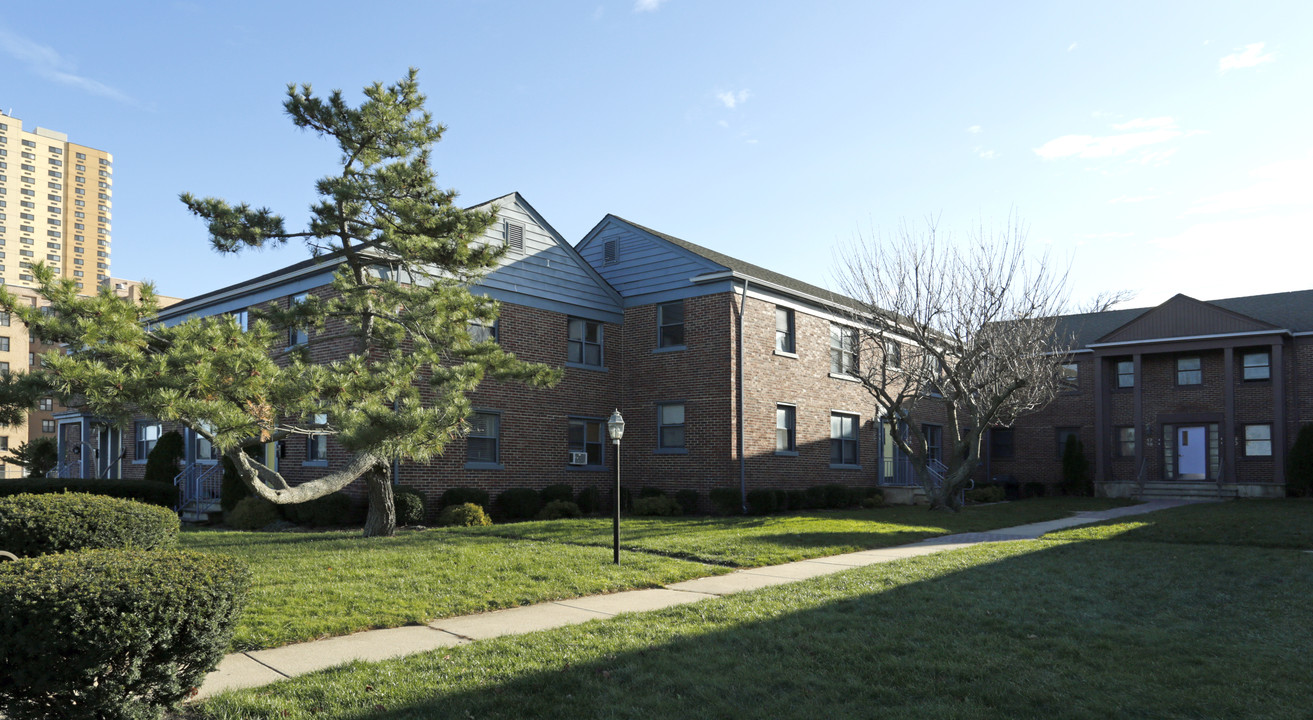 Deal Lake Village Condominium in Asbury Park, NJ - Building Photo