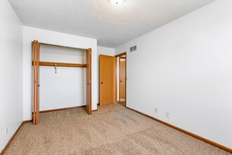 1701 Groveland Cir in Lincoln, NE - Building Photo - Building Photo