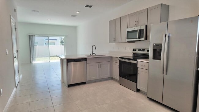 2937 Skyline Lp in Kissimmee, FL - Building Photo - Building Photo