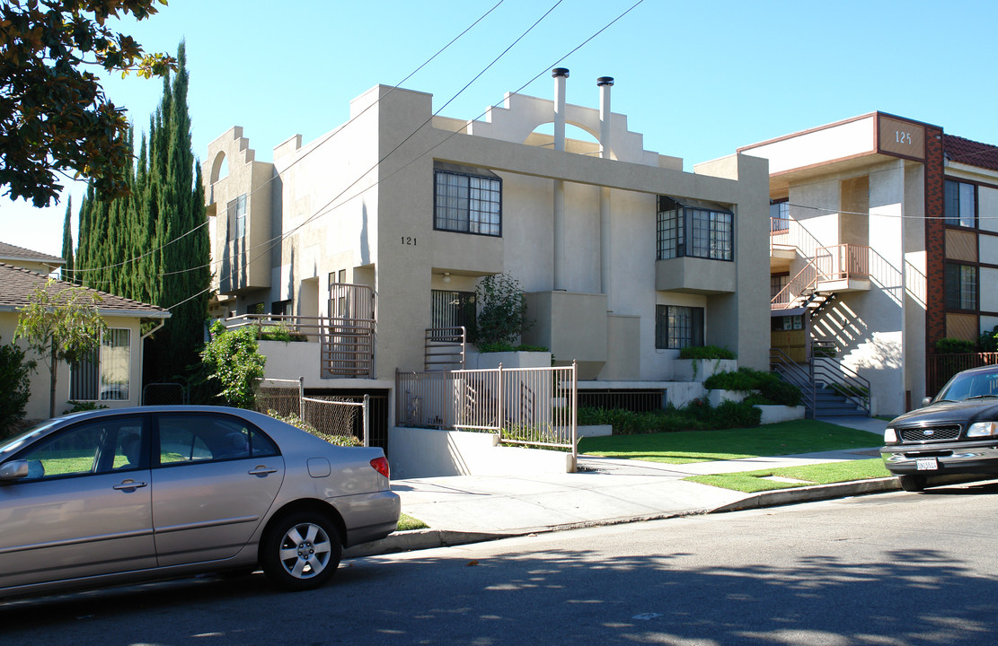 Olive Apartments in Glendale, CA - Building Photo