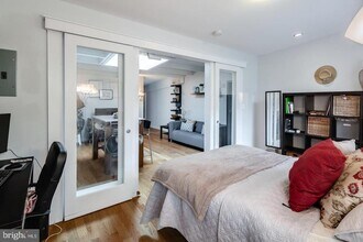 1320 Pine St in Philadelphia, PA - Building Photo - Building Photo