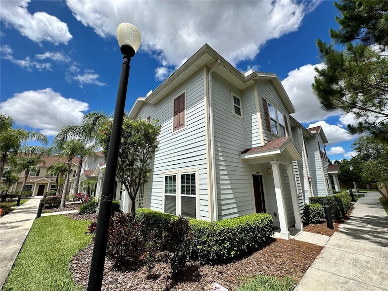 3208 Oyster Ln, Unit 416 in Kissimmee, FL - Building Photo