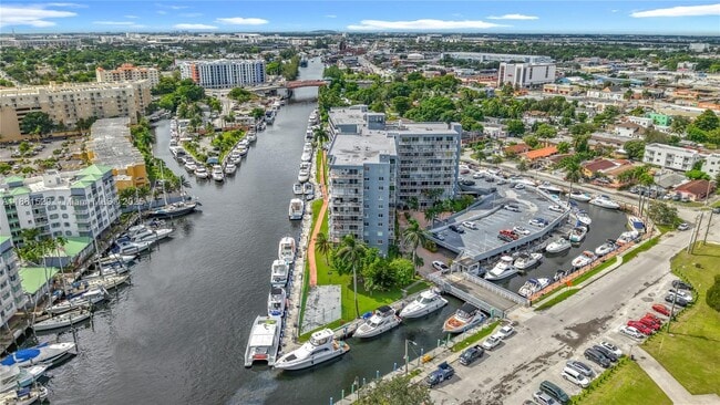 1800 NW 24th Ave in Miami, FL - Foto de edificio - Building Photo