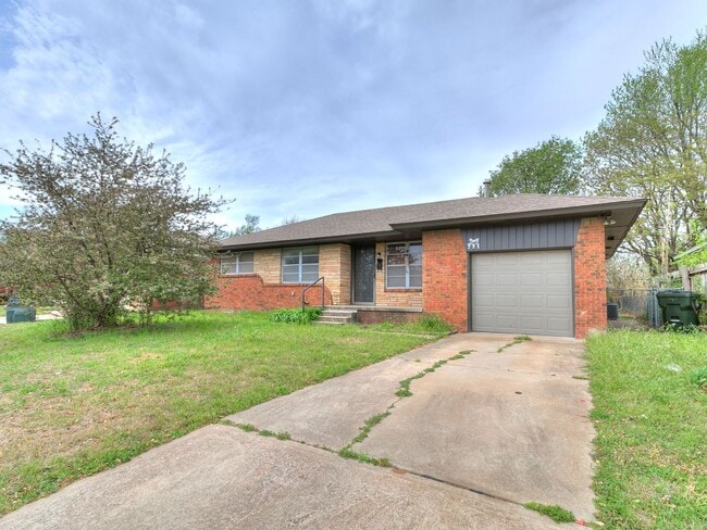 721 E Bouse Dr in Midwest City, OK - Building Photo - Building Photo