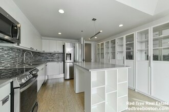 220 Boylston St in Boston, MA - Foto de edificio - Building Photo