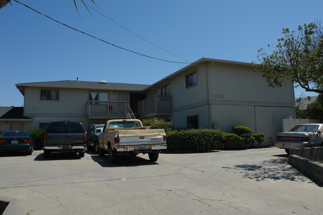 11525 California St in Castroville, CA - Building Photo