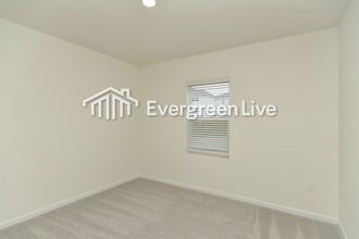 154 Snowdrop Ave in La Vergne, TN - Building Photo - Building Photo