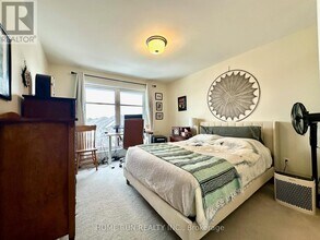 572 Labrador Cres in Ottawa, ON - Building Photo - Building Photo