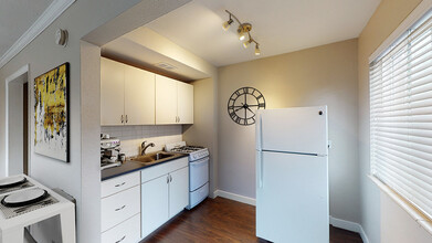 Kent Apartments in Denver, CO - Building Photo - Building Photo