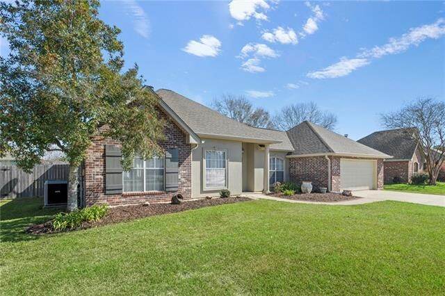 409 Gainesway Dr in Madisonville, LA - Foto de edificio - Building Photo