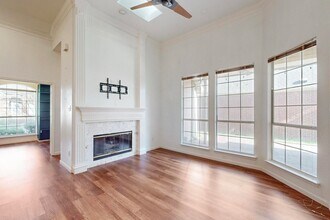2710 Mum Dr in Richardson, TX - Foto de edificio - Building Photo